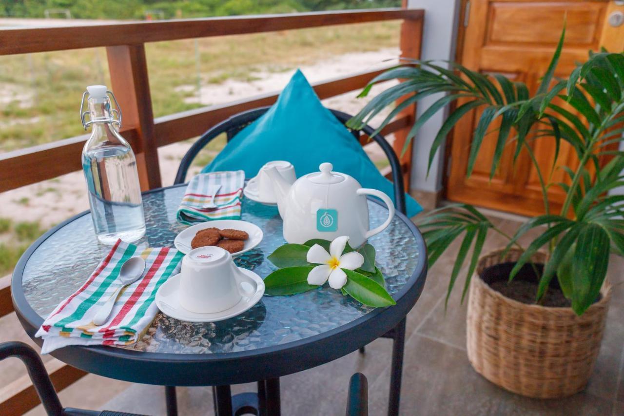 Hotel Nihaali Maldives Kudarikilu Esterno foto